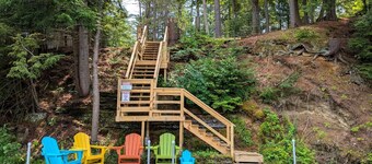 Private Dock! Golf, Hot Tub, Riverfront - Near to 6 Flags, Lake George, West Mtn