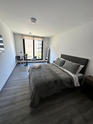 1 bedroom, premium bedding, memory-foam beds, soundproofing