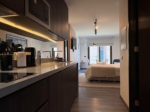 Studio (13) | Luxe beddengoed, bedden met traagschuimmatrassen, geluiddichte muren