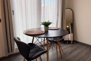 Premium Double Room, 1 Double Bed, Air conditioning | Dining