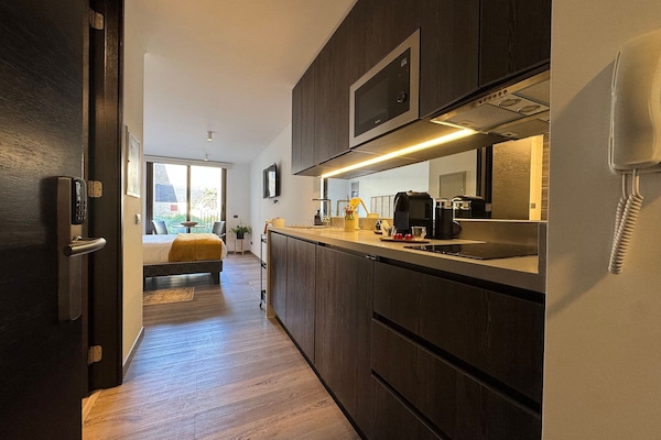 Studio (111) | Private kitchen | Mini-fridge, microwave, stovetop, coffee/tea maker
