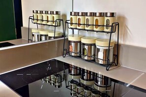 Studio (12) | Divers