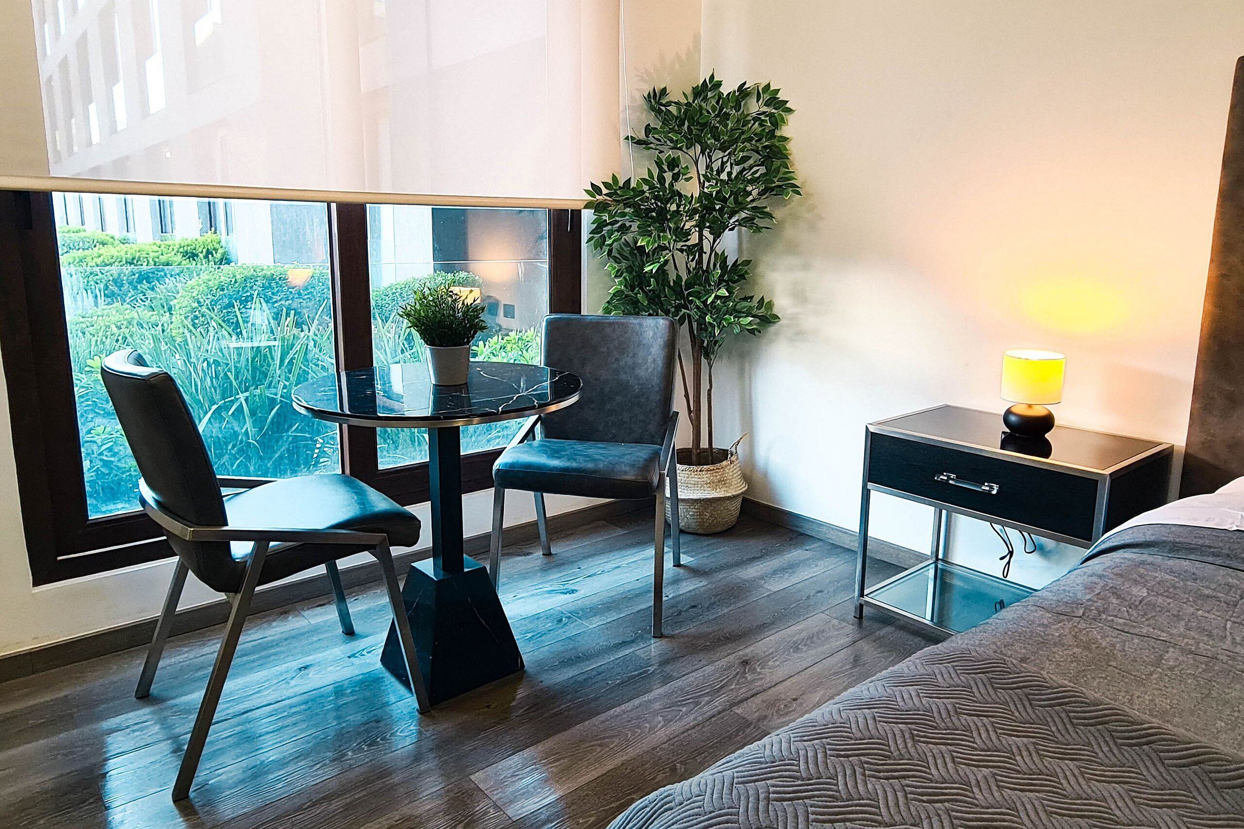 スタジオ (8) | 高級寝具、低反発ベッド、防音設備、アイロン / アイロン台