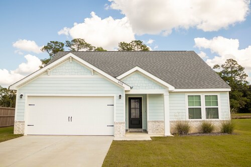Water view close to beach & downtown Ocean Springs! The 15th Fairway Cottage