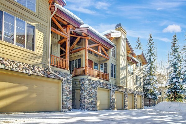 Exterior - Luxury Townhome located in West Ketchum. Short walk to Ski Lifts and town! (Ketchum)