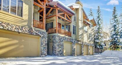Luxury Townhome located in West Ketchum. Short walk to Ski Lifts and town!