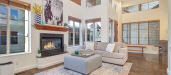 Luxury Townhome located in West Ketchum. Short walk to Ski Lifts and town!