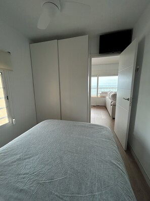 2 chambres, fer et planche à repasser, lit parapluie, Wi-Fi gratuit