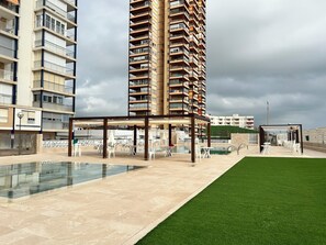 Outdoor pool - Charming 2-bedroom apartment with AC, WiFi in lovely Mar y Naranjo (Mar y Naranjo)
