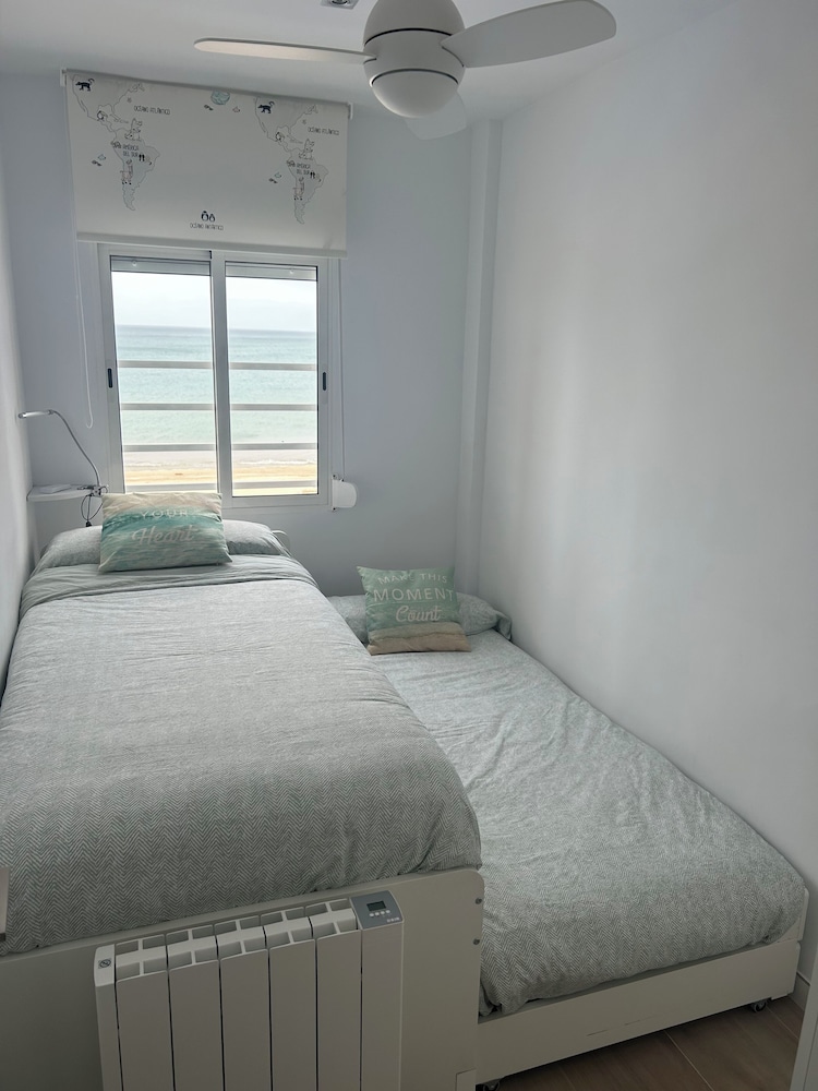 Charming 2bedroom apartment with AC, WiFi in lovely Mar y Naranjo