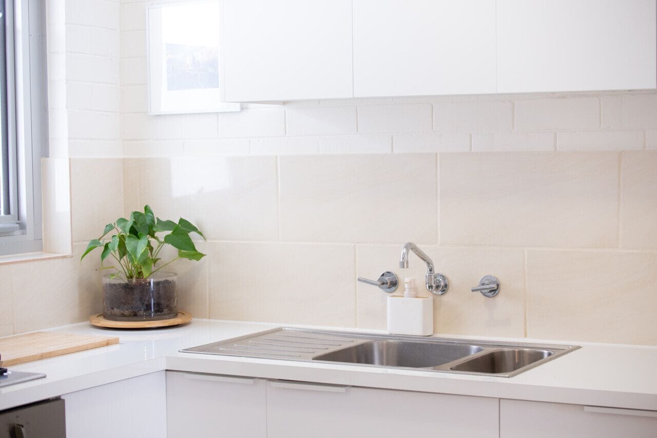 Microwave, oven, cookware/dishes/utensils, dining tables