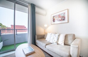 TV - Freo Getaway - one bedroom apartment (Fremantle)