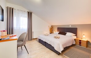 3 Schlafzimmer, Bügeleisen/Bügelbrett, Reisekinderbett, kostenloses WLAN