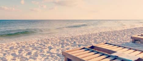 Chaise longue, serviettes de plage
