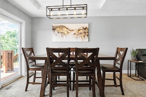 Dining - Pool, Sauna, Work out area, ping pong, King Bed.  So Many Amenities!!! (Omaha)