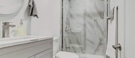 Hårtørrer, håndklæder, Sæbe, Shampoo
