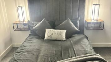 2 bedrooms, iron/ironing board, travel cot, WiFi