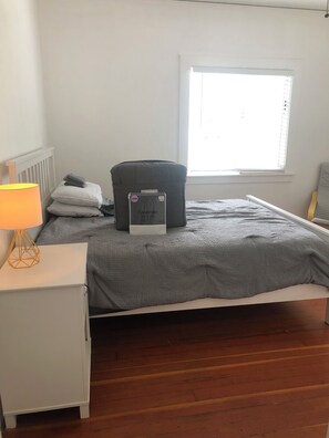 1 多间卧室、熨斗/熨衣板、WiFi、床单