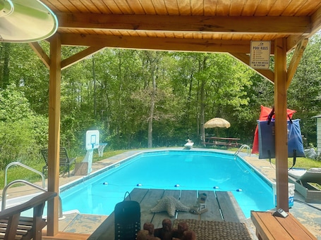 Outdoor pool. Secluded Tiny Pool House -Private Pool -Self Check in