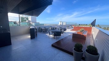 Basic Studio | Outdoor dining