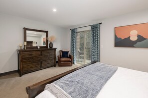 3 室のベッドルーム、アイロン / アイロン台、WiFi (無料)、ベッドシーツ