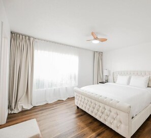 2 slaapkamers, een bureau, een strijkplank/strijkijzer, wifi