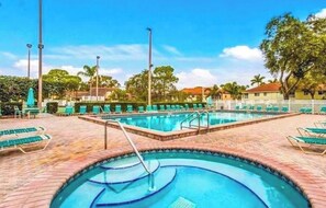 Pool - Cozy 2 Bed 2 Bath Condo Shorewalk Vacation Villas in Bradenton Florida (Bradenton)