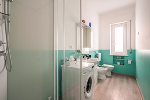 Dusche, Haartrockner, Bidet