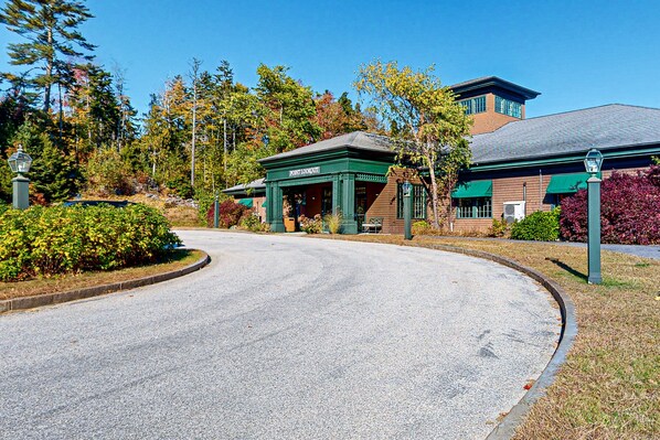 Property entrance - Point Lookout (Lincolnville)