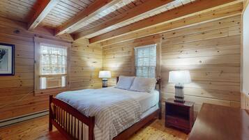 Cabin, 3 Bedrooms | Bed sheets