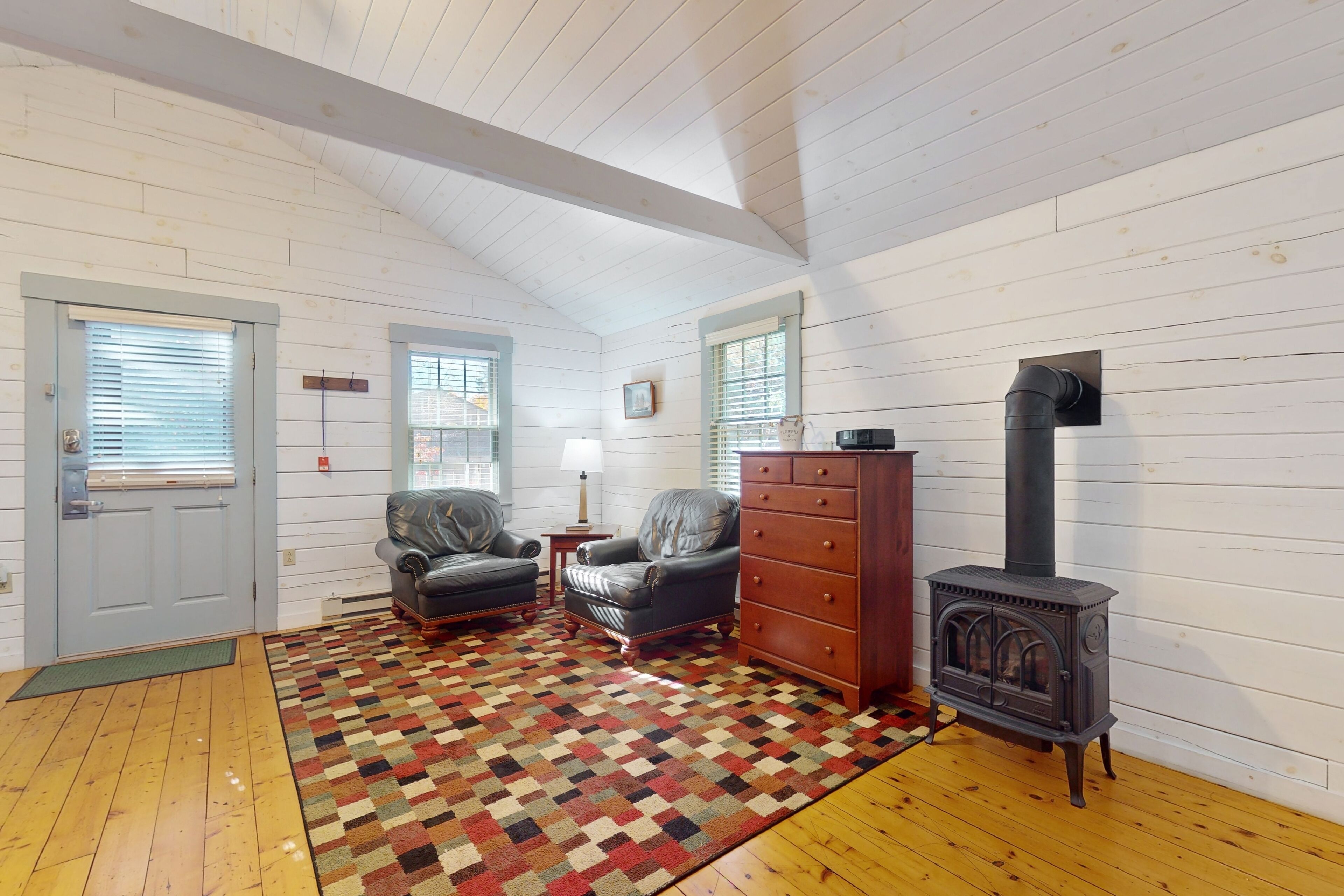 客房 (Studio) | 客廳 | 乒乓球設施