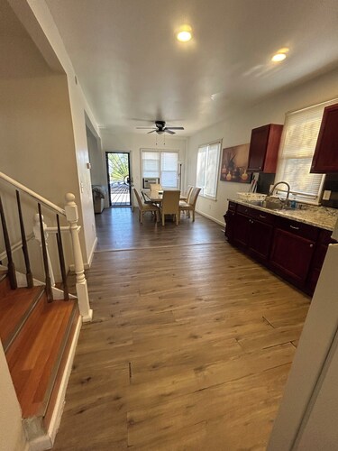 420 friendly on detroit’s east side Charming 3-bedroom house  with WiFi and AC