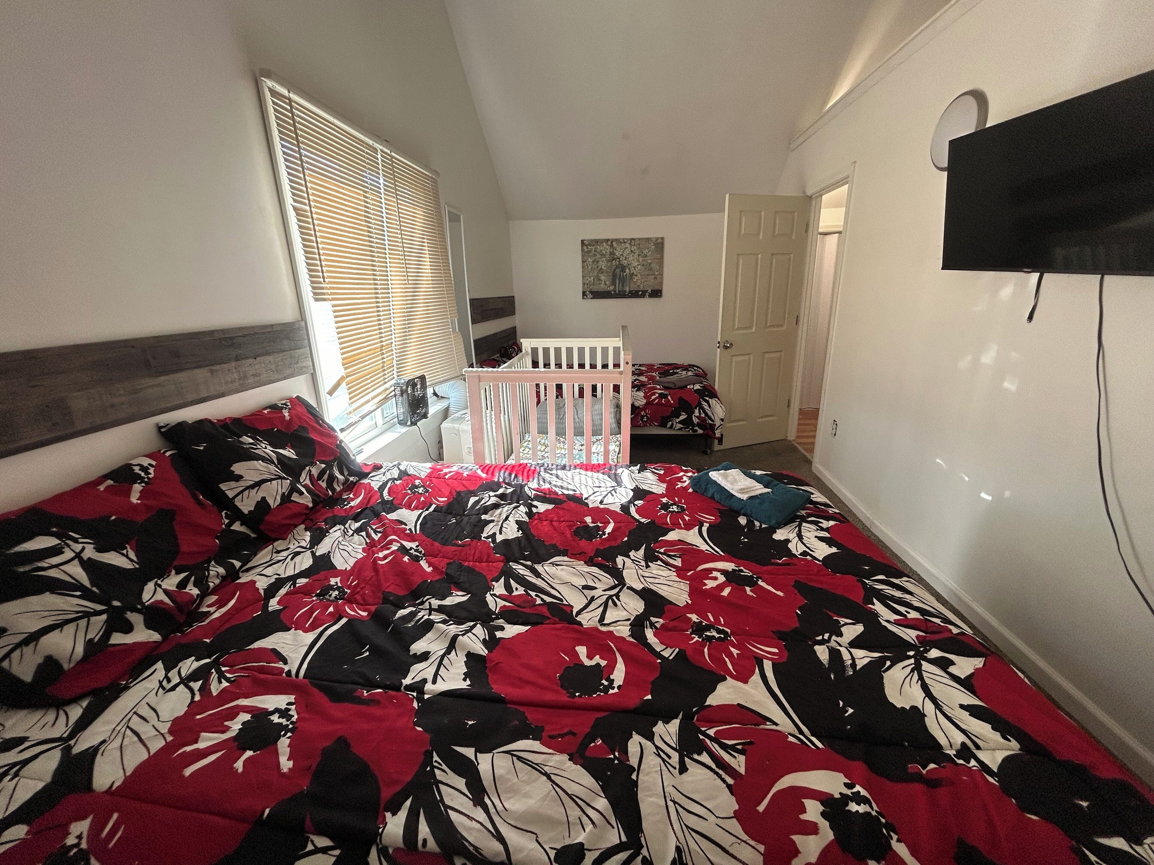 3 chambres, fer et planche à repasser, lit parapluie, Wi-Fi gratuit