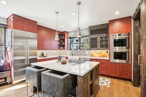Fridge, microwave, oven, stovetop - Last Chair at Park City-Near Town Lift! Hot Tub! (Park City)