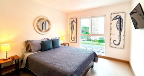 2 chambres, bureau, fer et planche à repasser, accès au Wi-Fi (inclus)