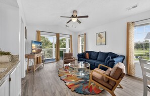 TV - The Beach Hive overlooking River Oaks Golf Course (Myrtle Beach)