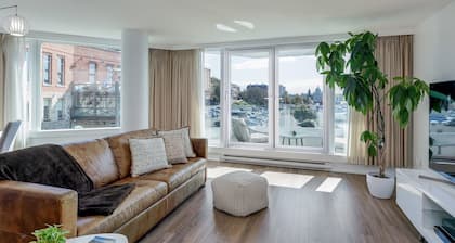 Coastal Charm â Breathtaking Views with Work Desk by Victoria Prime!