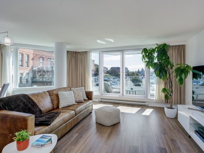 Coastal Charm – Breathtaking Views with Work Desk by Victoria Prime!