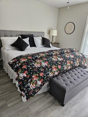 2 bedrooms, iron/ironing board, WiFi, bed sheets - Sweet Retreat Near the West Gate (Hot Springs Village)