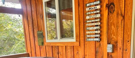 Banyera d'hidromassatge a l'aire lliure