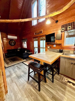 Interior - • Secluded Tree House Cabin Theme in RRG• Hot Tub•Pet Friendly (Campton)