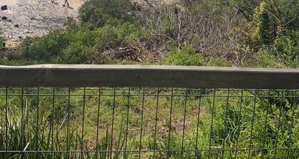 Waves Unit 113 bay views. Cowes beach & shops on your doorstep. Pet friendly!