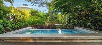 House of Views w/ King Bed + Volcano View