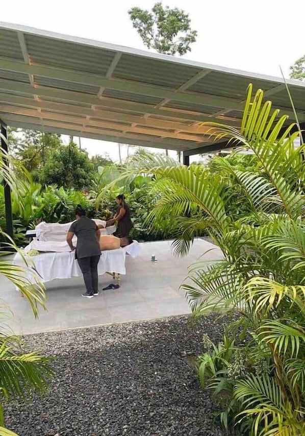 المنطقة المحيطة بالمنشأة