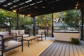 Terrace/patio - Travis Heights Home: Sauna & Cold Plunge (Austin)