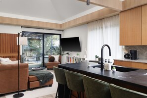 Interior - Travis Heights Home: Sauna & Cold Plunge (Austin)