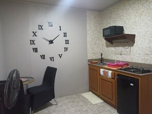 Private kitchen - Charming apartment in welcoming Paramaribo with WiFi, AC (Paramaribo)