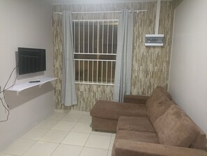 Living area - Charming apartment in welcoming Paramaribo with WiFi, AC (Paramaribo)