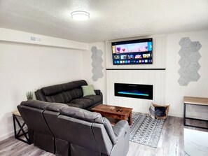 Télévision, cheminée