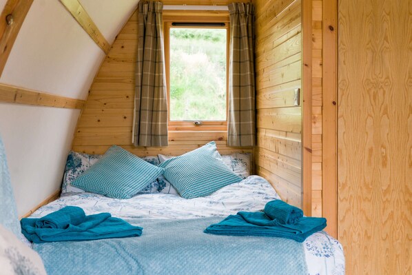 1 bedroom, travel cot, free WiFi